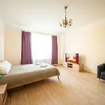 Апартаменти Modern - New Fully Equipped Рига