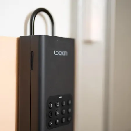 Modern - New Fully Equipped *