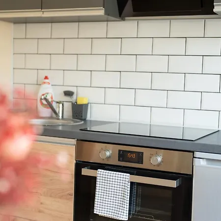 Modern - New Fully Equipped Apartment