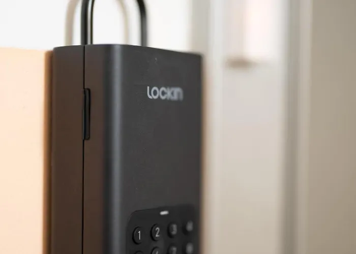 Modern - New Fully Equipped *